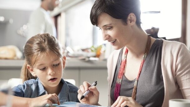 Every parent desires their child to grow up healthily, happily, and with strong communication abilities. However, achieving this can be challenging. This article explores several scientifically effective parenting methods and communication techniques to help parents build closer, more enjoyable relationships with their children.